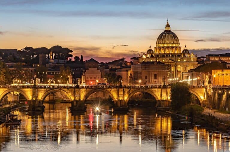 À quelle date Rome devient elle une cité ?